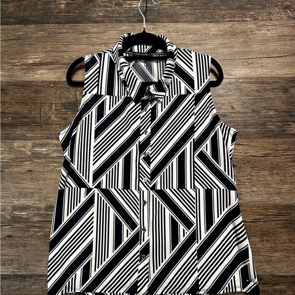 Tommy Hilfiger Tops - Tommy Hilfiger Navy and White Graphic Sleeveless Button Down Shirt